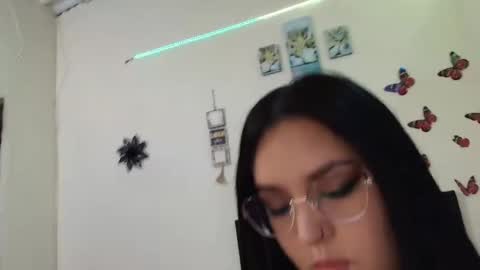 Snapshot of _victoriia_971 chatting on February 19, 2025, 12:11 pm _victoriia_971 online show from February 19, 2025, 12:11 pm