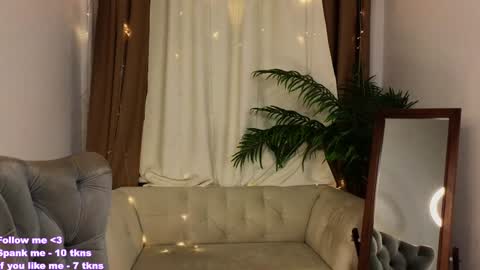 Violet online show from December 1, 2024, 11:58 pm