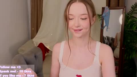 Violet online show from March 6, 2025, 11:42 pm