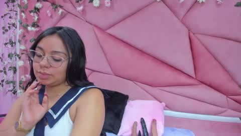 Snapshot of _violeta18_ chatting on October 12, 2025, 3:27 am _violeta18_ online show from October 12, 2025, 3:27 am