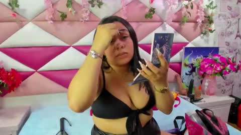 Snapshot of _violeta18_ chatting on November 20, 2025, 2:56 am _violeta18_ online show from November 20, 2025, 2:56 am