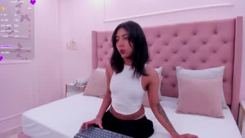Violeta  online show from June 14, 2026, 1:24 pm
