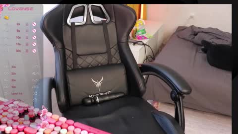 Alis online show from October 11, 2025, 6:12 am