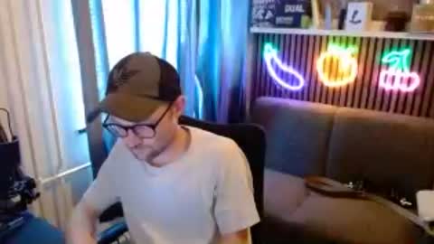 _whoisthatguy_ online show from July 4, 2026, 11:27 am