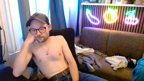 _whoisthatguy_ online show from July 7, 2026, 4:00 pm