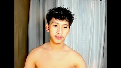 Snapshot of _xxhavefunwithme69_ chatting on April 1, 2026, 11:44 am Andrei online show from April 1, 2026, 11:44 am