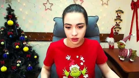 Snapshot of _your_fantasy_girl chatting on December 8, 2024, 12:07 am Alisa online show from December 8, 2024, 12:07 am