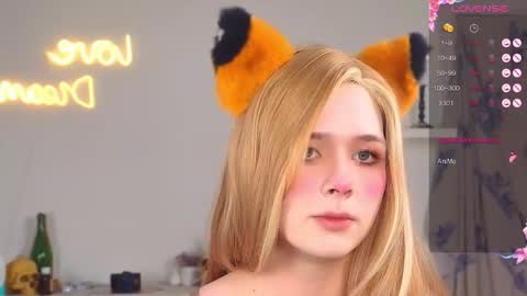 Snapshot of _yourfoxy_ chatting on October 22, 2025, 4:18 pm LITTLE FOX online show from October 22, 2025, 4:18 pm
