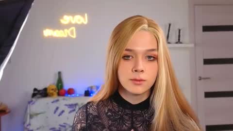 Snapshot of _yourfoxy_ chatting on November 3, 2025, 4:30 pm LITTLE FOX online show from November 3, 2025, 4:30 pm