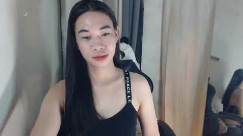 Snapshot of _yoursexwife_ chatting on February 4, 2025, 5:01 pm sheng online show from February 4, 2025, 5:01 pm