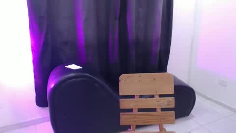 yuky online show from April 23, 2026, 8:00 pm