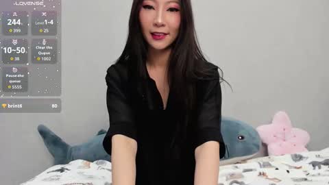 Snapshot of _yuriko chatting on November 9, 2025, 12:53 am Mia online show from November 9, 2025, 12:53 am