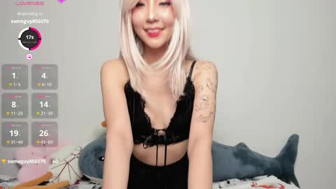 Snapshot of _yuriko chatting on May 20, 2026, 10:27 pm Mia online show from May 20, 2026, 10:27 pm