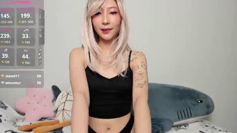 Snapshot of _yuriko chatting on June 12, 2026, 10:41 pm Mia online show from June 12, 2026, 10:41 pm