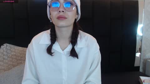 Yuyi online show from January 9, 2025, 11:14 am