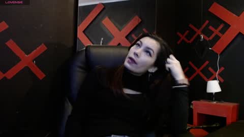 Yuyi online show from January 13, 2025, 11:08 am