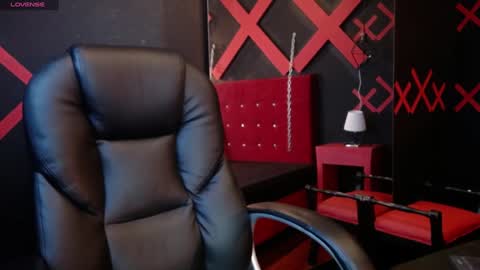 Yuyi online show from January 17, 2025, 11:17 am