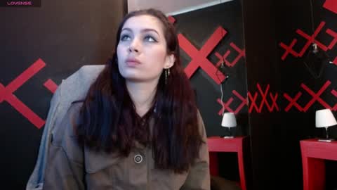 Yuyi online show from January 31, 2025, 11:24 am