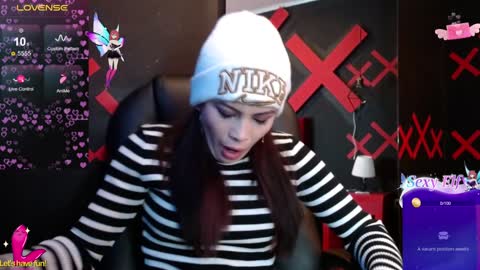 Yuyi online show from February 6, 2025, 11:10 am