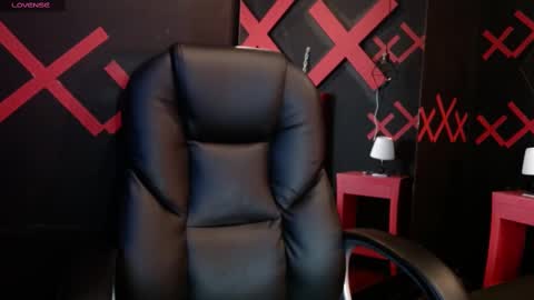 Yuyi online show from February 14, 2025, 11:21 am