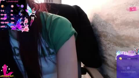 Yuyi online show from June 3, 2026, 1:41 am