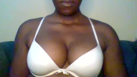 Snapshot of _zawadi chatting on February 19, 2025, 10:53 pm Zawadi online show from February 19, 2025, 10:53 pm