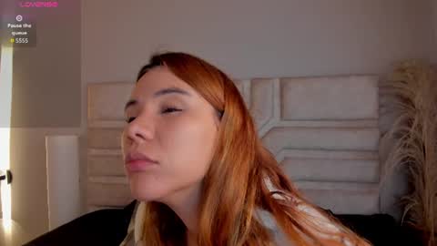 Zoe  online show from July 27, 2026, 12:45 pm