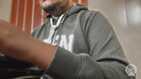 Sleepy owl online show from October 8, 2025, 8:34 am