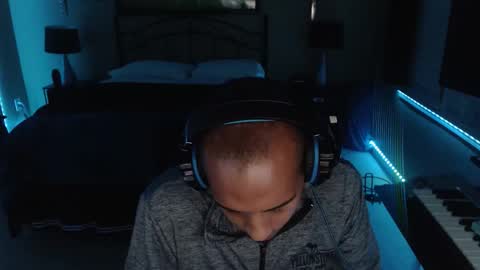 a4orce online show from November 27, 2025, 2:13 am