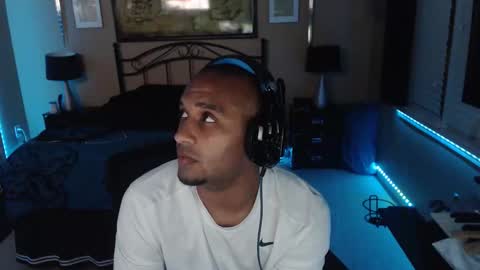 a4orce online show from April 7, 2026, 1:39 am