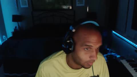 a4orce online show from April 17, 2026, 1:19 am