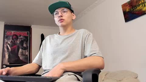Snapshot of a_lejandro_08 chatting on December 26, 2024, 2:12 am alejo online show from December 26, 2024, 2:12 am