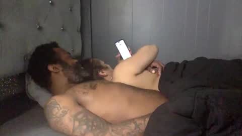 a_rizzy85 online show from April 26, 2026, 5:05 am