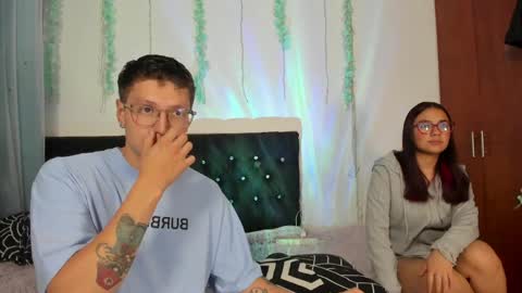 A Sexy Couple online show from April 9, 2026, 6:52 am