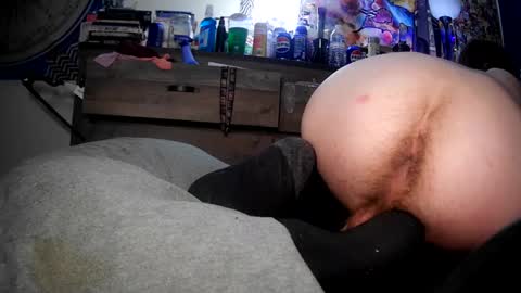 Snapshot of a_twinkie chatting on October 13, 2025, 3:17 am Chris online show from October 13, 2025, 3:17 am