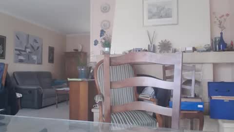 Snapshot of aalex1717 chatting on October 27, 2025, 9:57 am Aalex1717 online show from October 27, 2025, 9:57 am