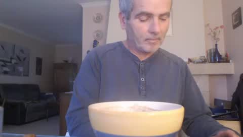 Snapshot of aalex1717 chatting on November 17, 2025, 7:25 am Aalex1717 online show from November 17, 2025, 7:25 am