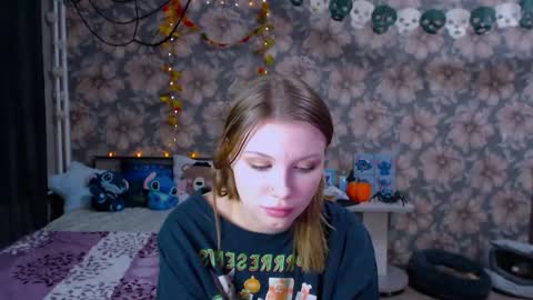 Snapshot of aalicebubble chatting on October 28, 2025, 8:00 pm Alice online show from October 28, 2025, 8:00 pm