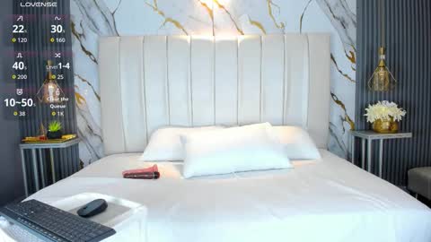 A R I A L  online show from November 12, 2025, 5:24 pm