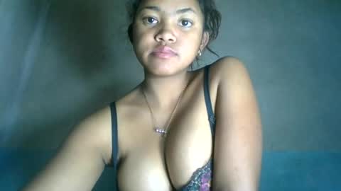 aariciah online show from July 28, 2026, 3:24 am