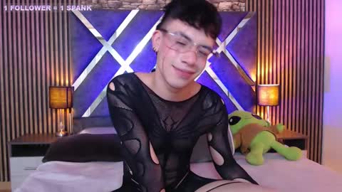 Snapshot of aaron_blink1 chatting on October 27, 2025, 4:55 pm Aaron online show from October 27, 2025, 4:55 pm