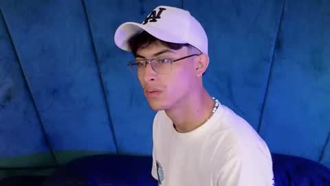 Snapshot of aaron_eze chatting on September 28, 2025, 9:09 pm Aaron Ezequiel online show from September 28, 2025, 9:09 pm