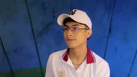 Snapshot of aaron_eze chatting on October 12, 2025, 9:03 pm Aaron Ezequiel online show from October 12, 2025, 9:03 pm