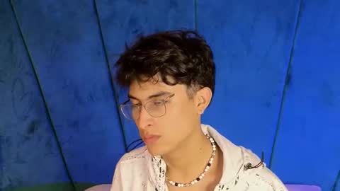 Snapshot of aaron_eze chatting on October 16, 2025, 9:49 pm Aaron Ezequiel online show from October 16, 2025, 9:49 pm