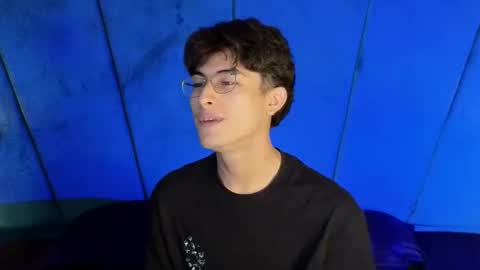 Snapshot of aaron_eze chatting on October 25, 2025, 9:20 pm Aaron Ezequiel online show from October 25, 2025, 9:20 pm