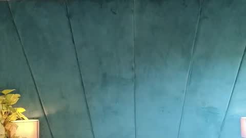 Aaron Ezequiel online show from November 30, 2025, 1:04 pm