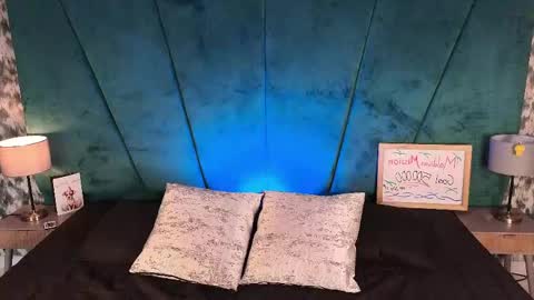 Aaron Ezequiel online show from May 11, 2026, 12:55 pm
