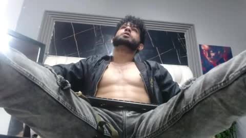 aaron_jones_1 online show from June 1, 2026, 1:57 pm
