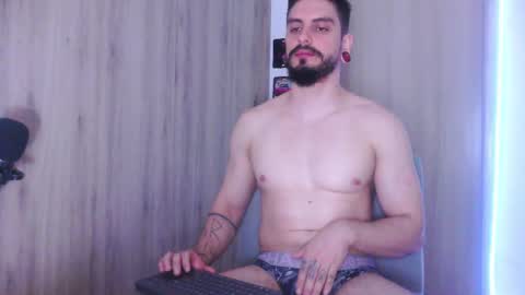 Aaron kwok online show from October 19, 2025, 2:01 am