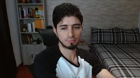 Aaron online show from October 3, 2025, 7:33 pm